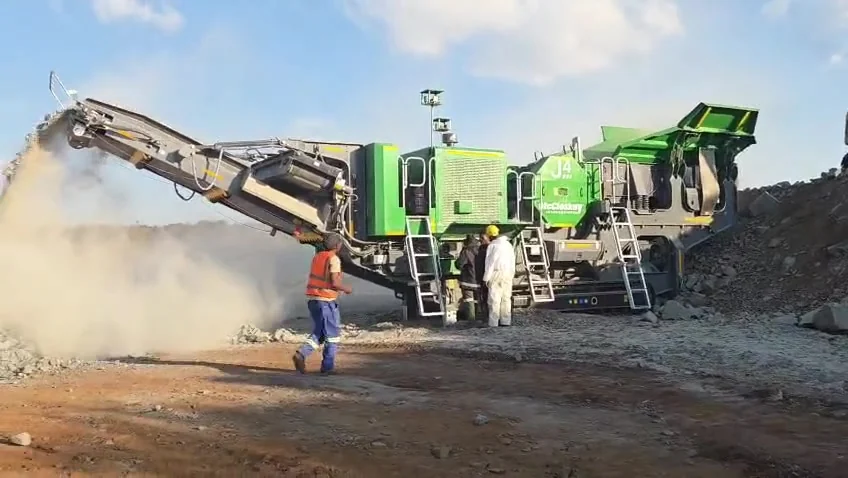 Mobile crushing plant operating at Mashavane