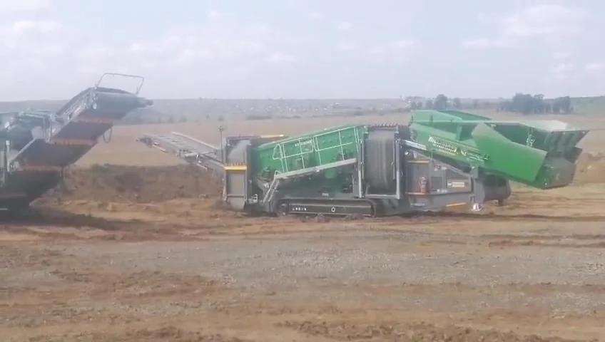 Mobile crushing plant operating in the quarry